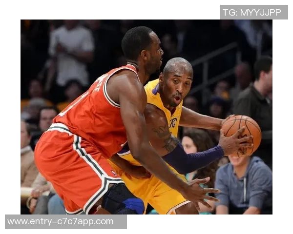 吴悠挑战科比篮球技巧大比拼精彩瞬间回顾与分析